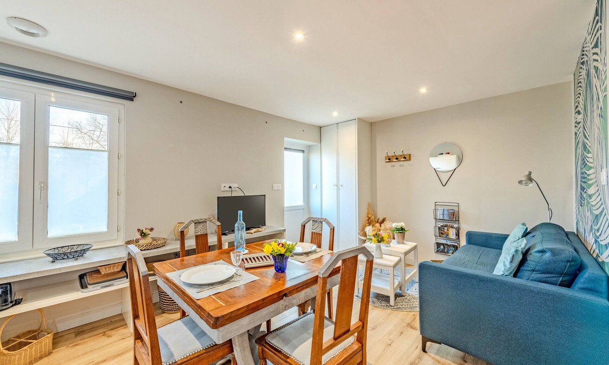 Loperec Apartment | Studio 'Cap À L’ouest' with Shared Terrace, Shared Garden and Wi-Fi