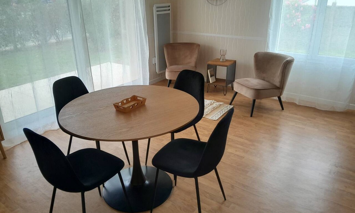Ouistreham Apartment | Studio en Front de mer Avec Jardin et Parking. Animal de Compagnie Accepté