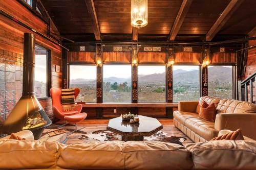 Morongo Valley Apartment | Stunning Views, Spa, Soak Pool Starfire Lodge
