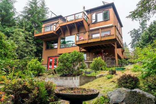 Oak Harbor House | Stylish Deception Pass Retreat with Bay Views