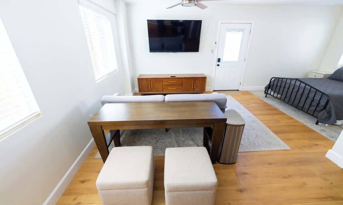 Riviera - Westchester House | Stylish Studio Steps from Downtown Bakersfield