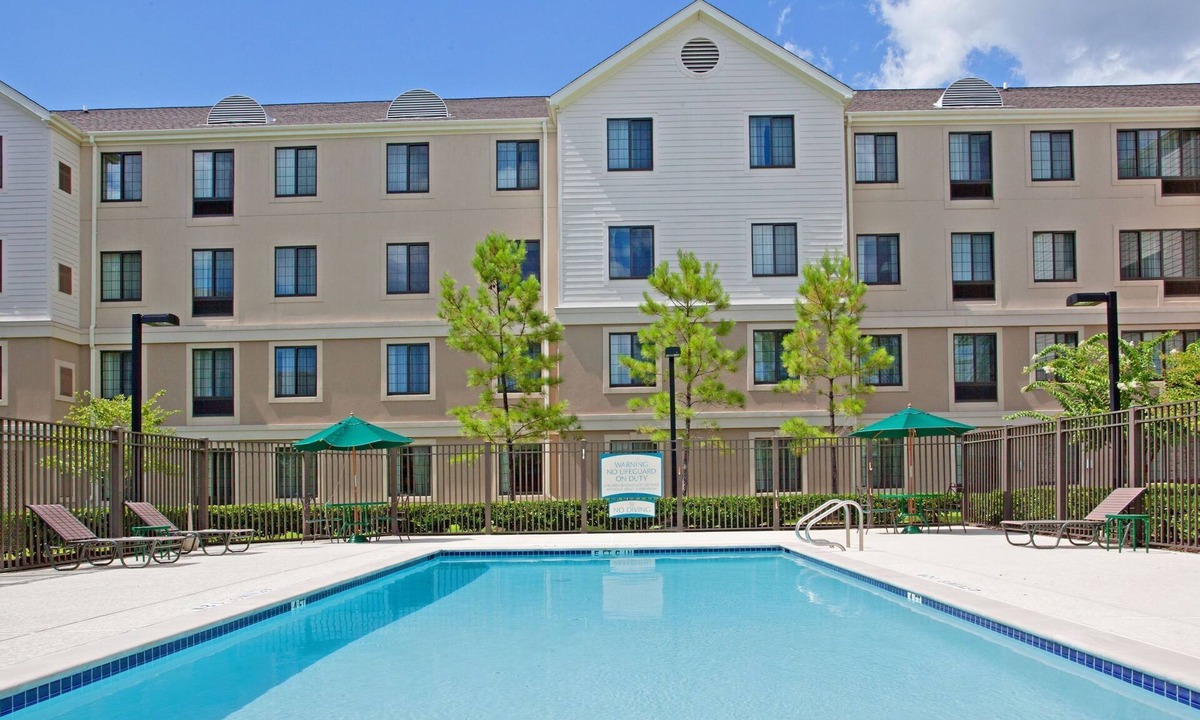 Energy Corridor Apartment | Suite with Pool Access, Free Shuttle, Buffet Breakfast + 24h Business Center