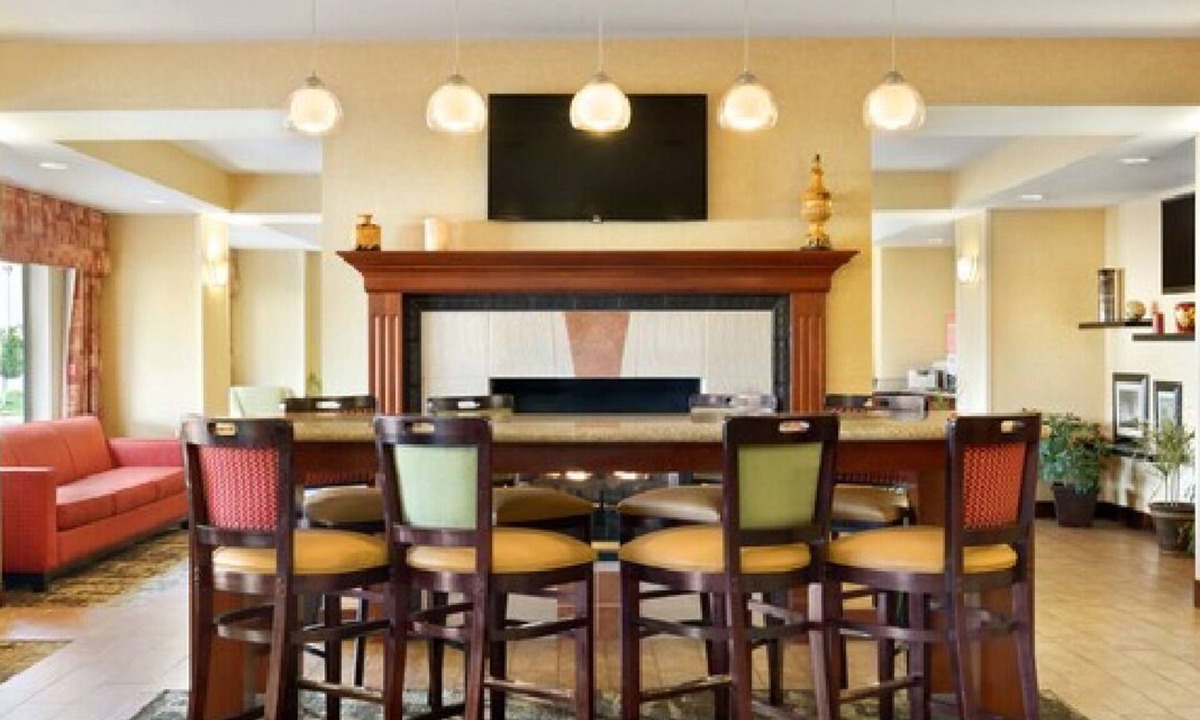 Gillette Hotel | Summit Suites