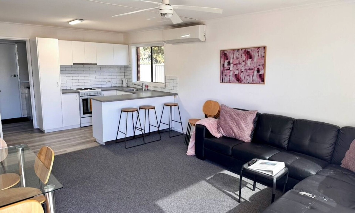 Echuca Apartment | Sunny Shackell - 12pm checkout