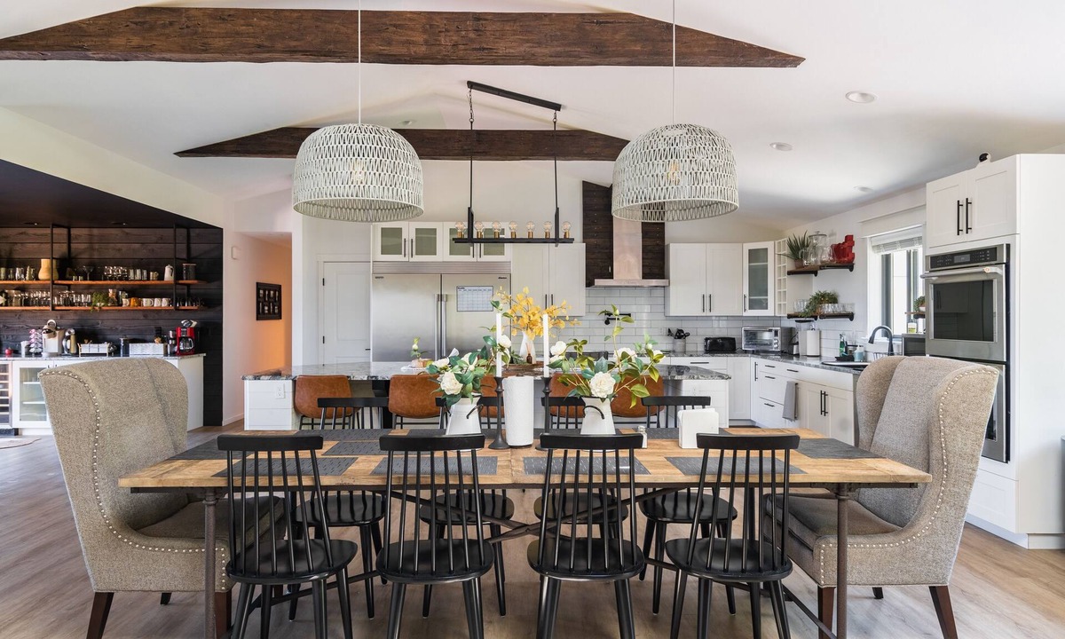 West Lake Stevens House | Sunnyside Sanctuary (3-Bedroom Home) by RedAwning