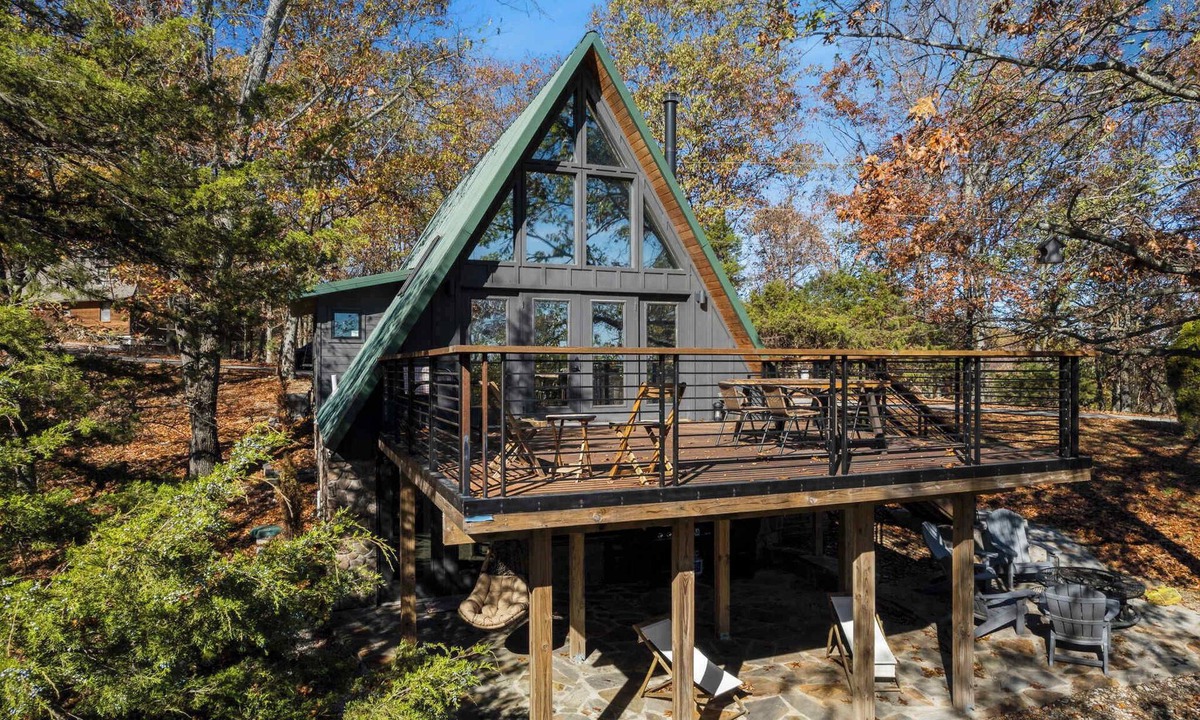 Lost Bridge Village Cabin | The Firefly