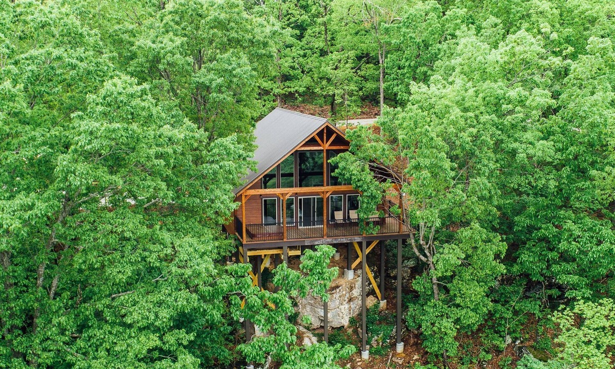 Ponca Cabin | The Foxfire Cabin - Tree-top Getaway
