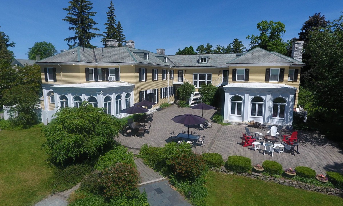 Brandon Hotel | The Lilac Inn
