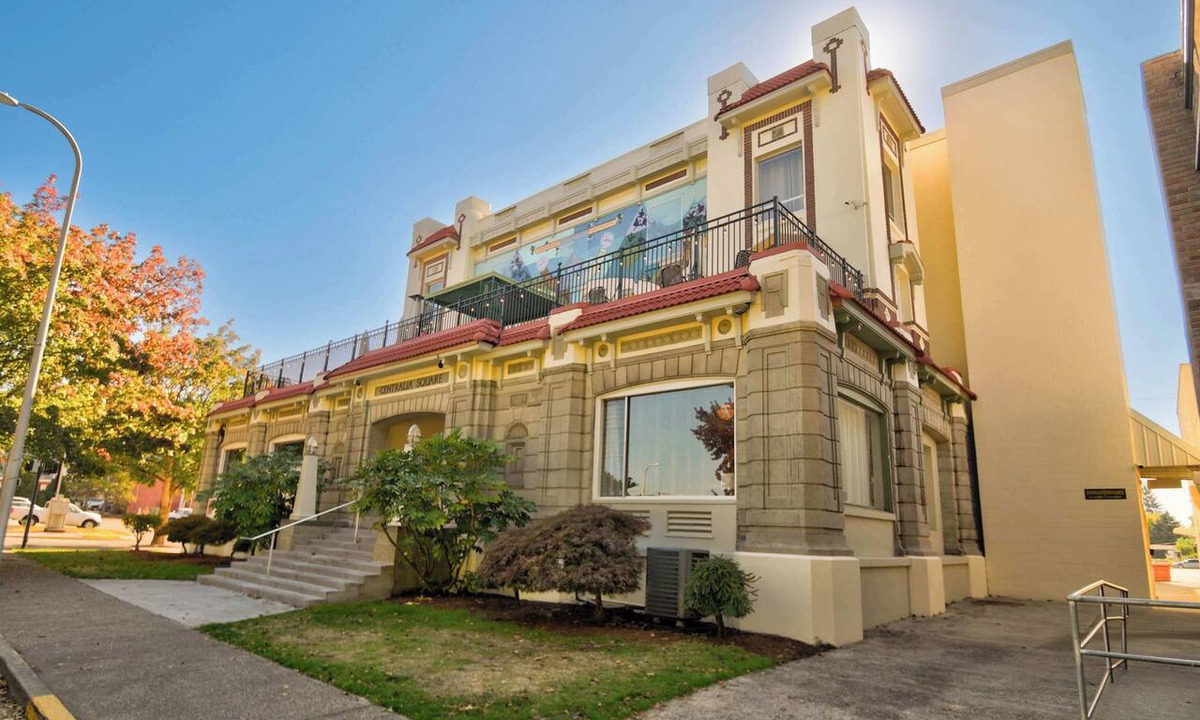 Centralia House | The Peak at Centralia Square | Historic Suite 305