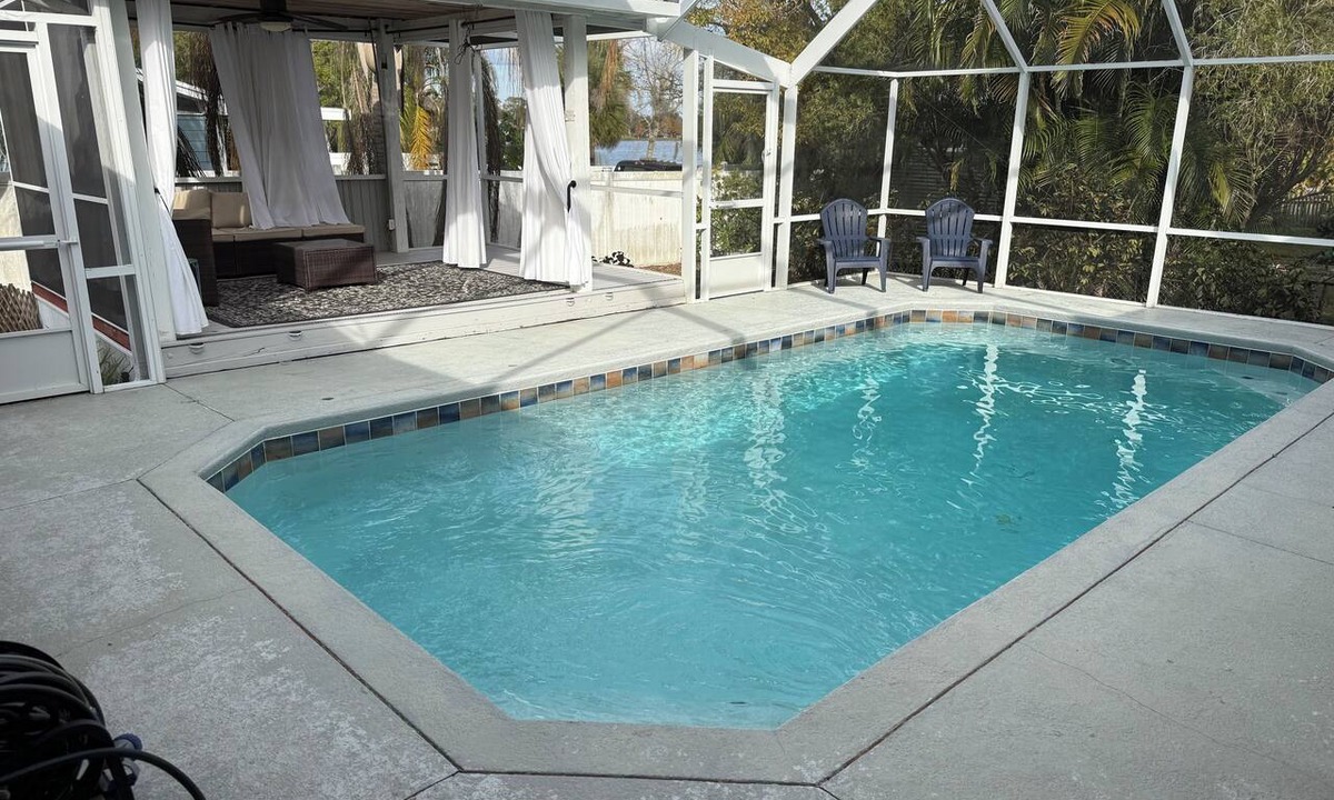 Cypress Gardens House | The Poolside Escape