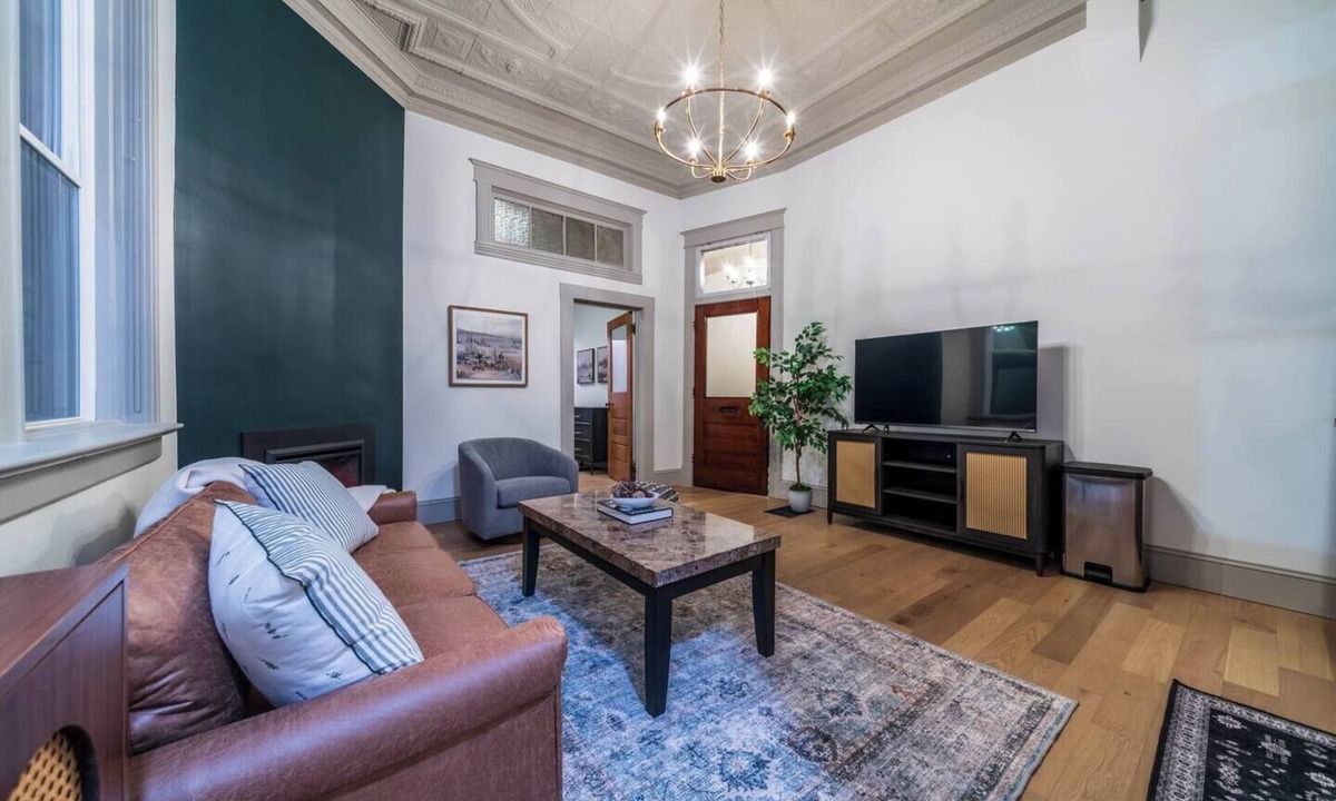 Sedalia Apartment | The Study