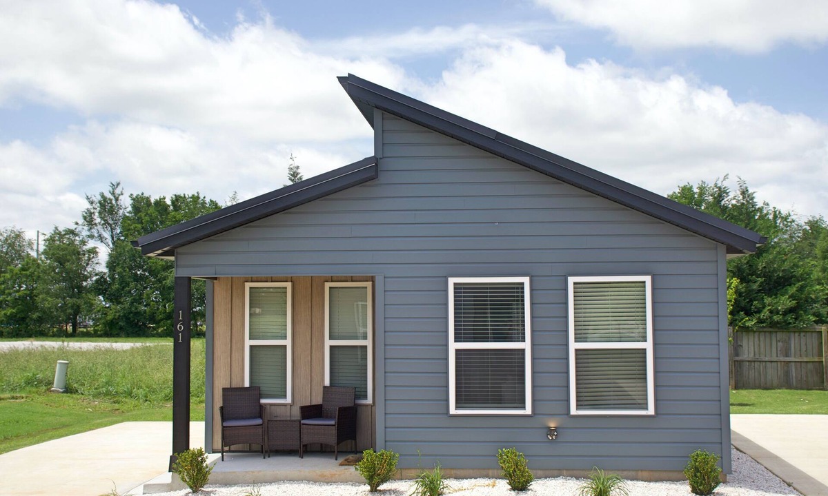 Centerton House | Tiny Home near MTB Trails, Wal-Mart HQ, Sleeps 6+