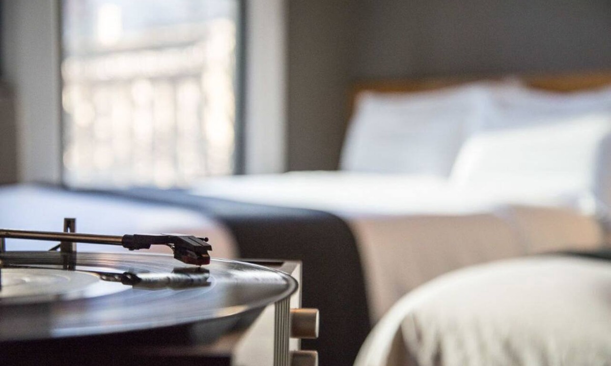 Belltown Apartment | Top Location, Curated Vinyl Collection & Views