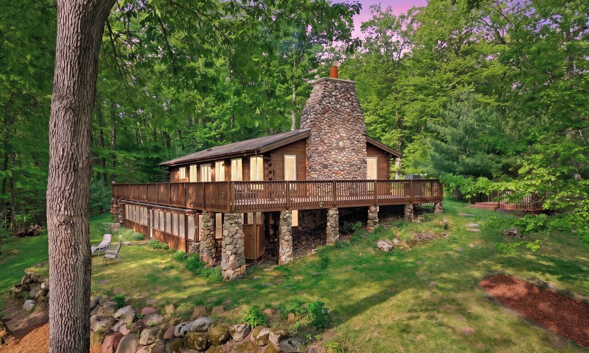 New Auburn Cabin | Ultimate Luxury Escape with Private Beach on Lower Long Lake