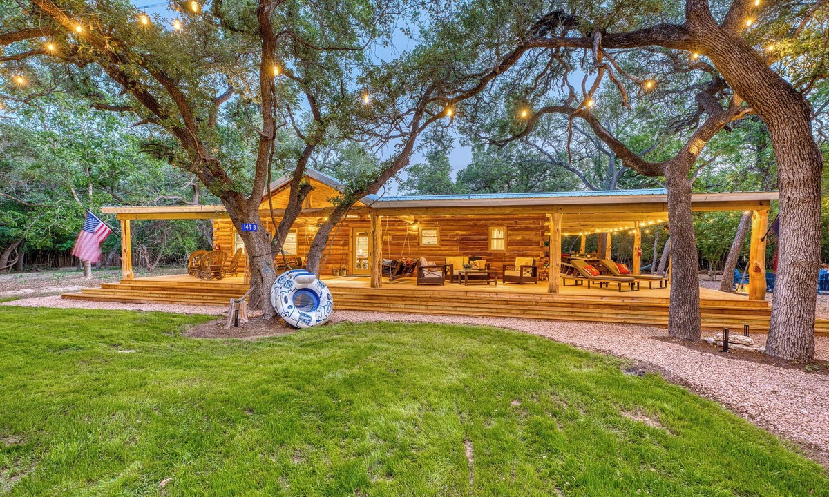 Blanco House | Ultimate Riverfront Retreat! Blanco Family Cabin