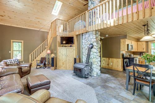 Bovey House | Waterfront Cabin on Trout Lake w/Private Dock!