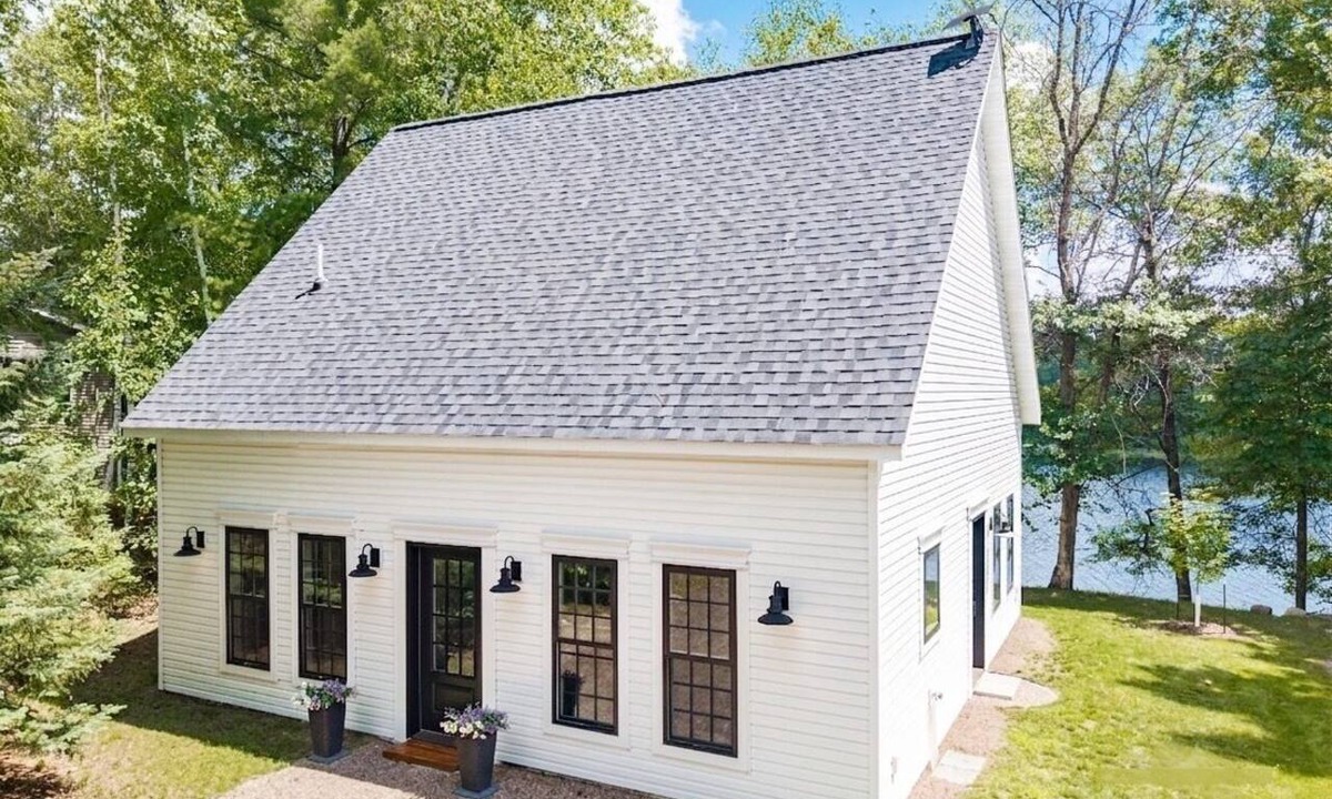 Kettle River House | Waterfront, newly built lakehouse | near st. parks