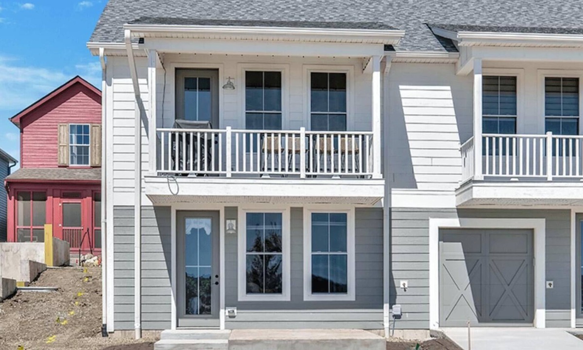 Ottawa House | Welcome to A View to A Chill | Navvy Town Duplex