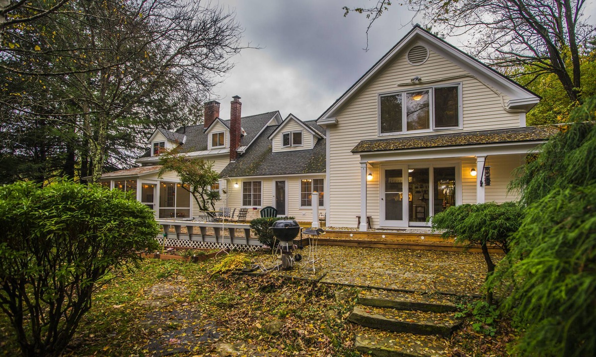 Newfane House | Welcoming, warm, cozy but expansive 1800s Farmhouse with 21st century amenities!