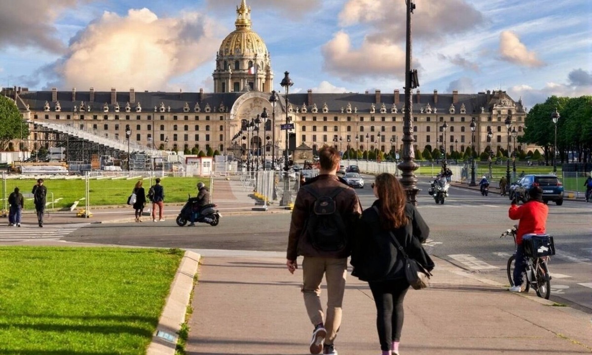 Quartier de l'Ecole-Militaire Apartment | WITHIN WALKING DISTANCE, SAINT GERMAIN AS LES INVALIDES, THE RODIN MUSEUM,