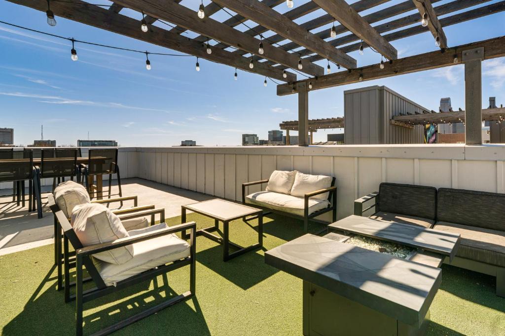 Old East Dallas House | Work & Play! Gem w/Fire Pit, 3 Mi to Dtwn Dallas