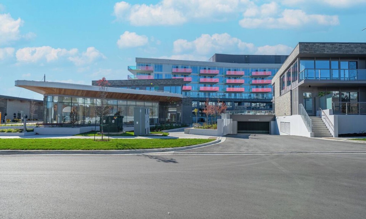 Innisfil Apartment | Your Friday Harbour Escape Awaits!