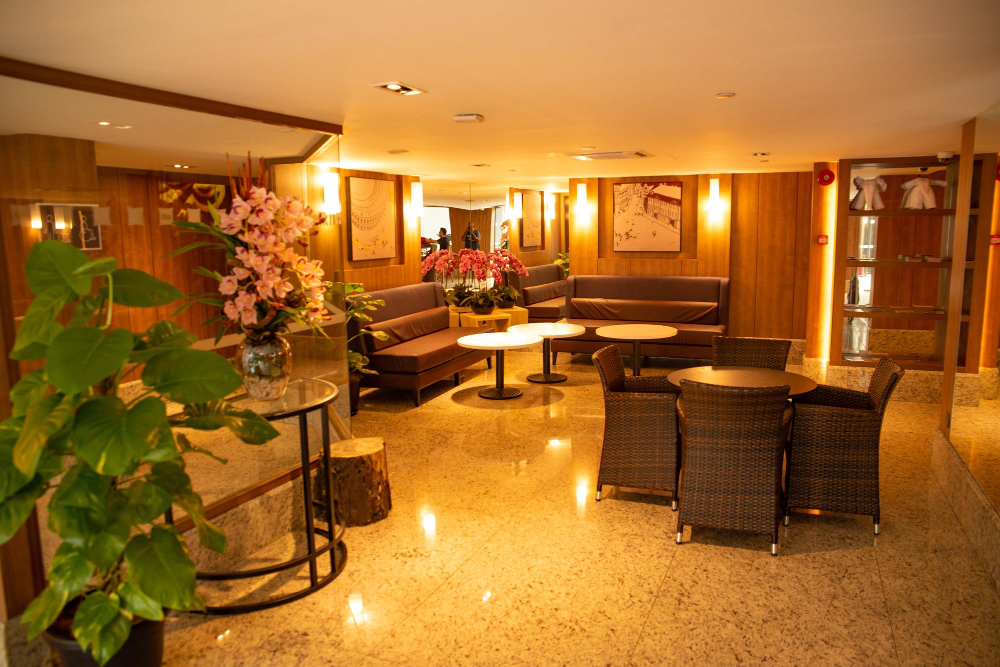 Beautiful Beach Front Resort - Couple Suite (G)