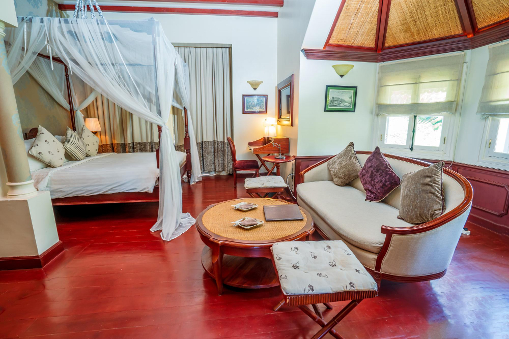 Beautiful Beach Front Resort - Couple Suite (G)