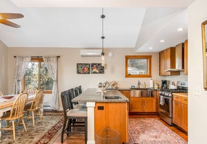 Lakeshore Vermont LLC