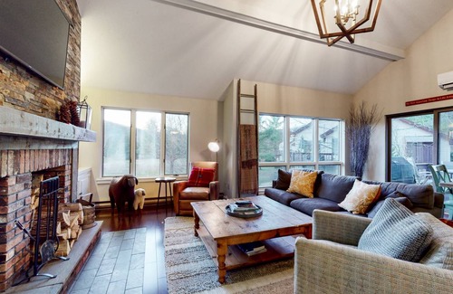 West Hartford House | 225 m² House ∙ 4 bedrooms ∙ 8 guests