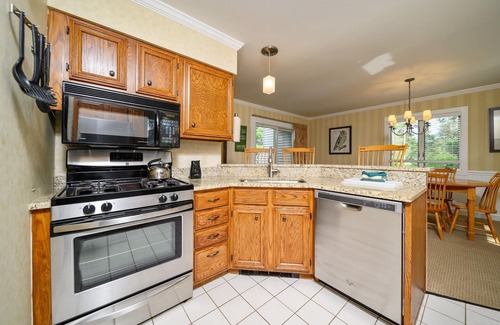 Stowe Area House | 3BR Stoweflake Townhouse with Resort Amenities