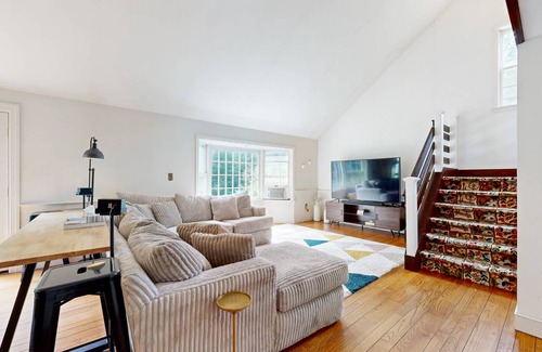 Clarendon House | 417 m² House ∙ 4 bedrooms ∙ 8 guests