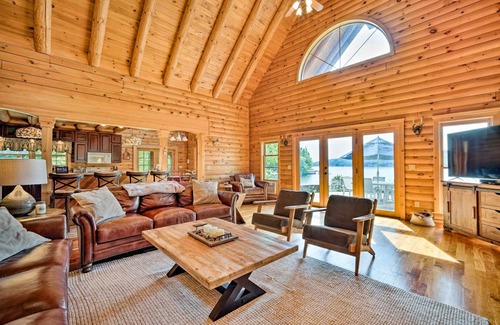 Poultney House | 422 m² House ∙ 5 bedrooms ∙ 8 guests