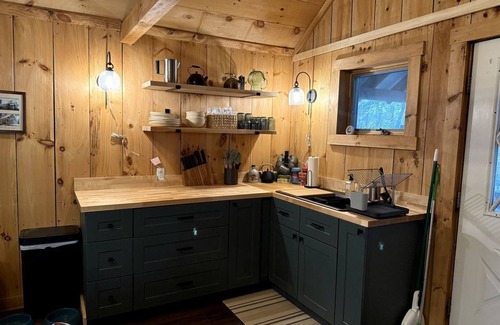 East Arlington Cabin | Cozy Mountain Cabin in Sunderland, VT