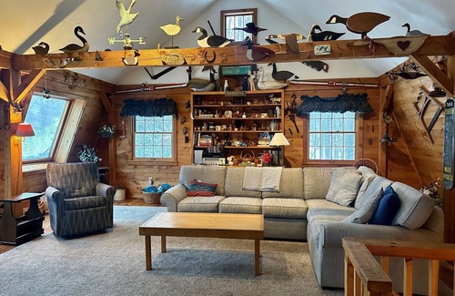 Stratton Mountain House | Cozy ski house off Stratton access road. 5-8 min to all seasons at Stratton!