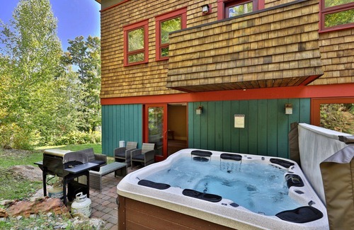 Central Vermont- Killington House | Killington Vistas 92: 4-Bedroom Luxury Ski On Ski Off Home w/Hot Tub, Mountain Views.