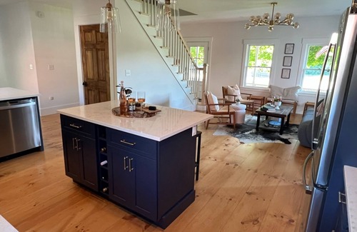 Weston House | Luxe Leaf-Peepers Dream in VT's Green Mountains