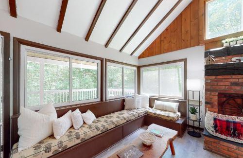 Stratton and Bromley Ski Areas House | Rocky Red