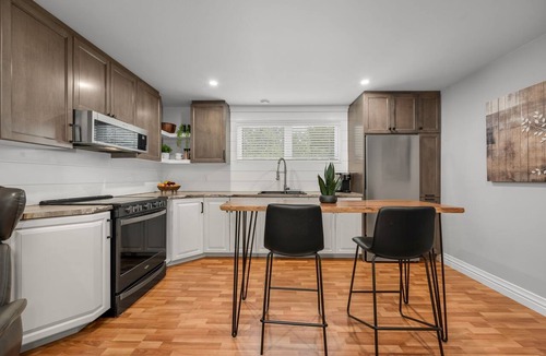 Rideau Lakes Apartment | 1 BR Executive Suite Professionally Designed Interior