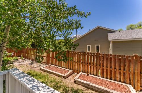 Willow Grove House | 1101 Mesa Drive: 2