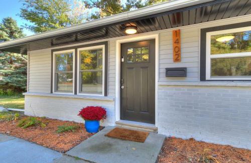 Ames House | 1402 Crescent