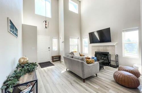 Gleneagle House | 15524 Candle Creek