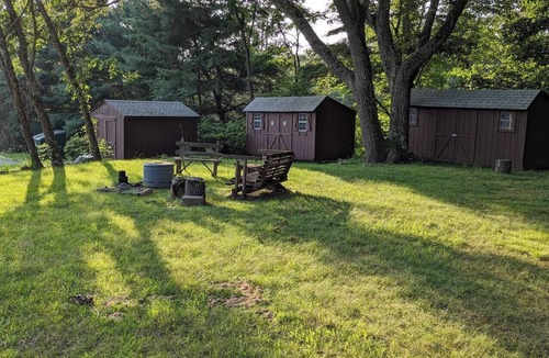 Andover House | 1BR Rustic-Chic Barn Getaway with Private Fire Pit