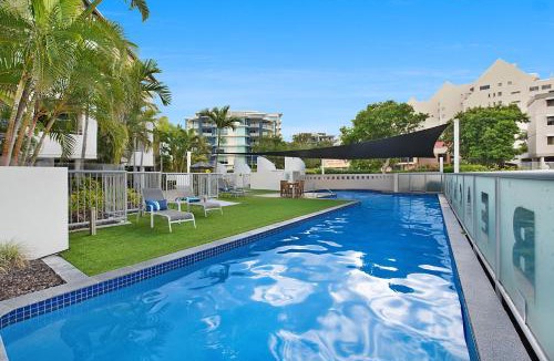 Mooloolaba Apartment | 1BR with Private Balcony at Beach Club Resort