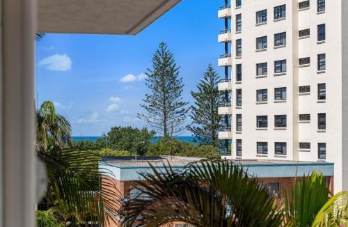 Mooloolaba Apartment | 1BR with Private Balcony at Beach Club Resort