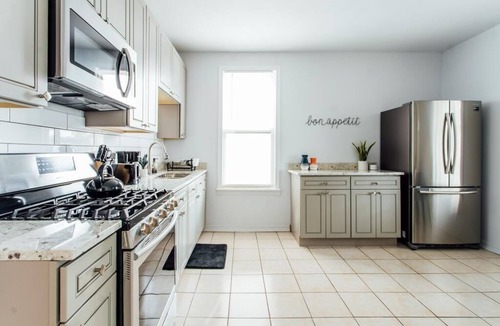 Logan Square Apartment | 1R - ❤️ Low Prices! Stylish 2BR Apartment in Logan Square!