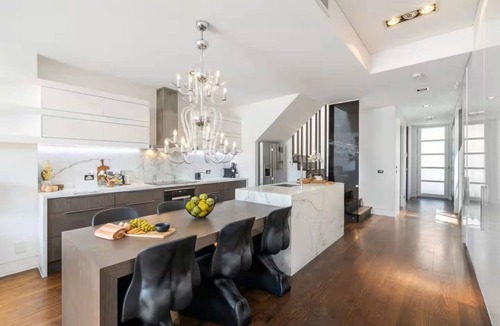 Albert Park House | 1st Class Living in the Heart of A+ Albert Park