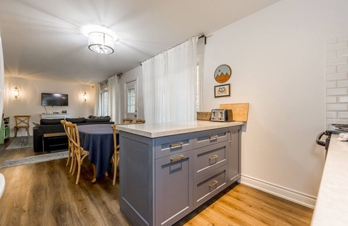 Lafontaine House | 2 Bedrm Cottage-Beach Access-Great for Families