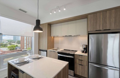 Downtown Mississauga Apartment | 2 Bedroom/2 Bathroom Suite