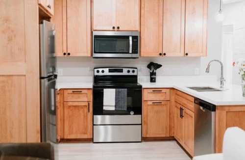 Council Bluffs House | 2 Beds + EV Charger | Gated Luxury Stay